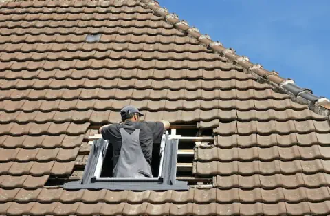 Pose de velux - La Chapelle-Vendômoise